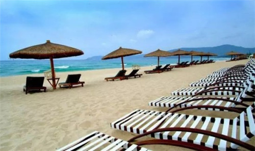 手拿仙桃的老神仙是谁（手捧仙桃全身毛是什么动物）